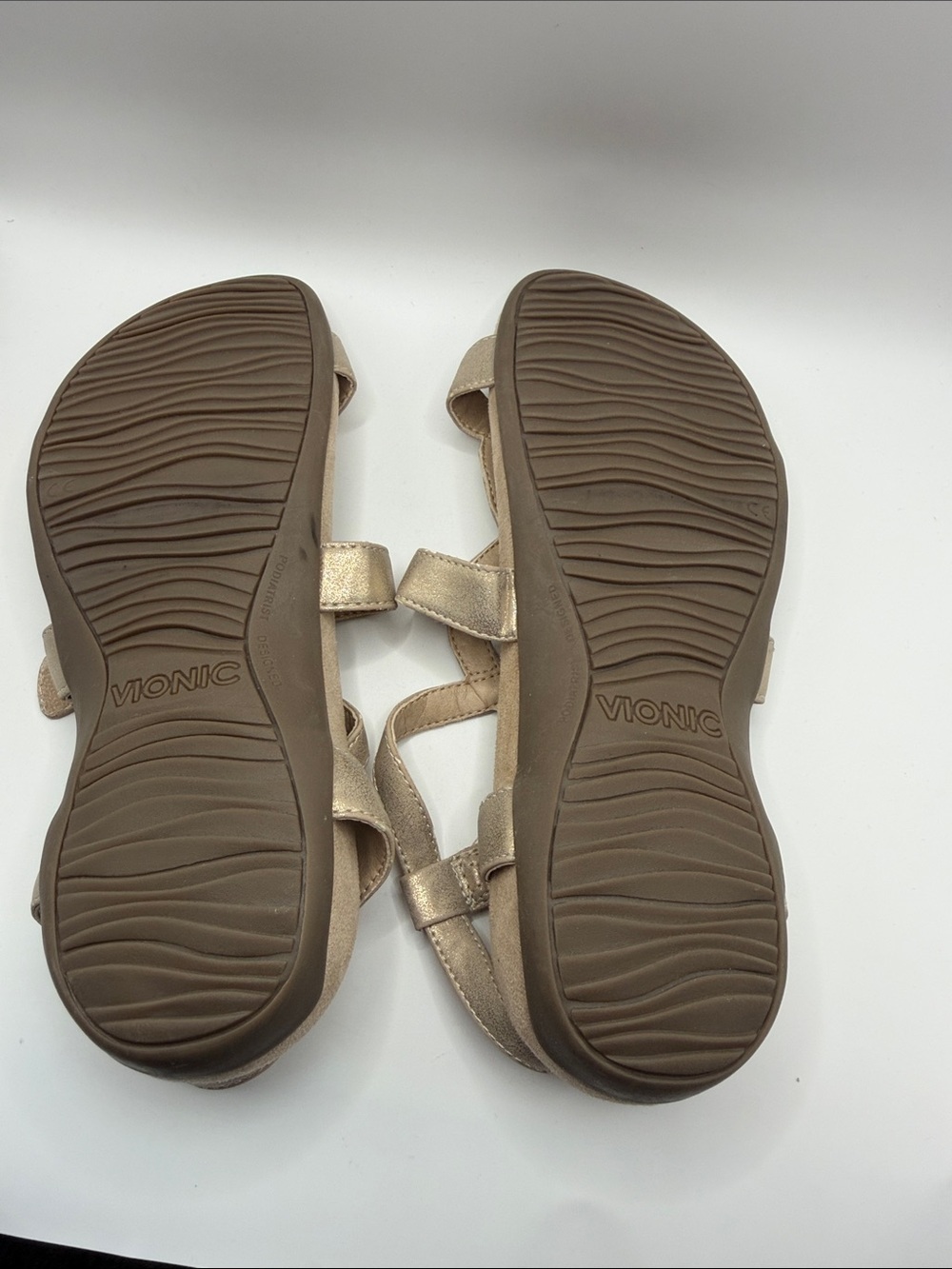 Vionic Rest Jodie model, Metallic Gold Strappy Sandals - Picture 6 of 8